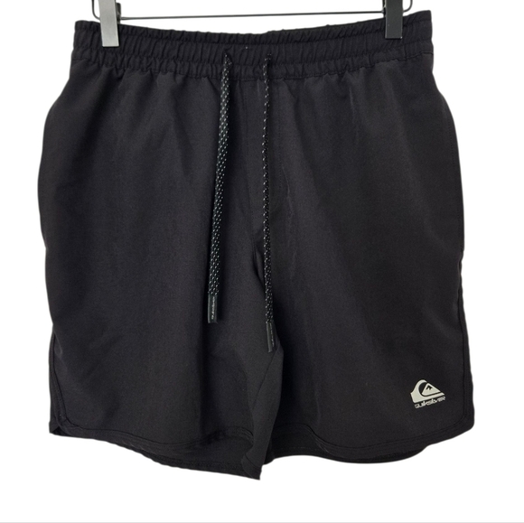 Quiksilver Other - Quiksilver Black Regular Fit Shorts Size Small